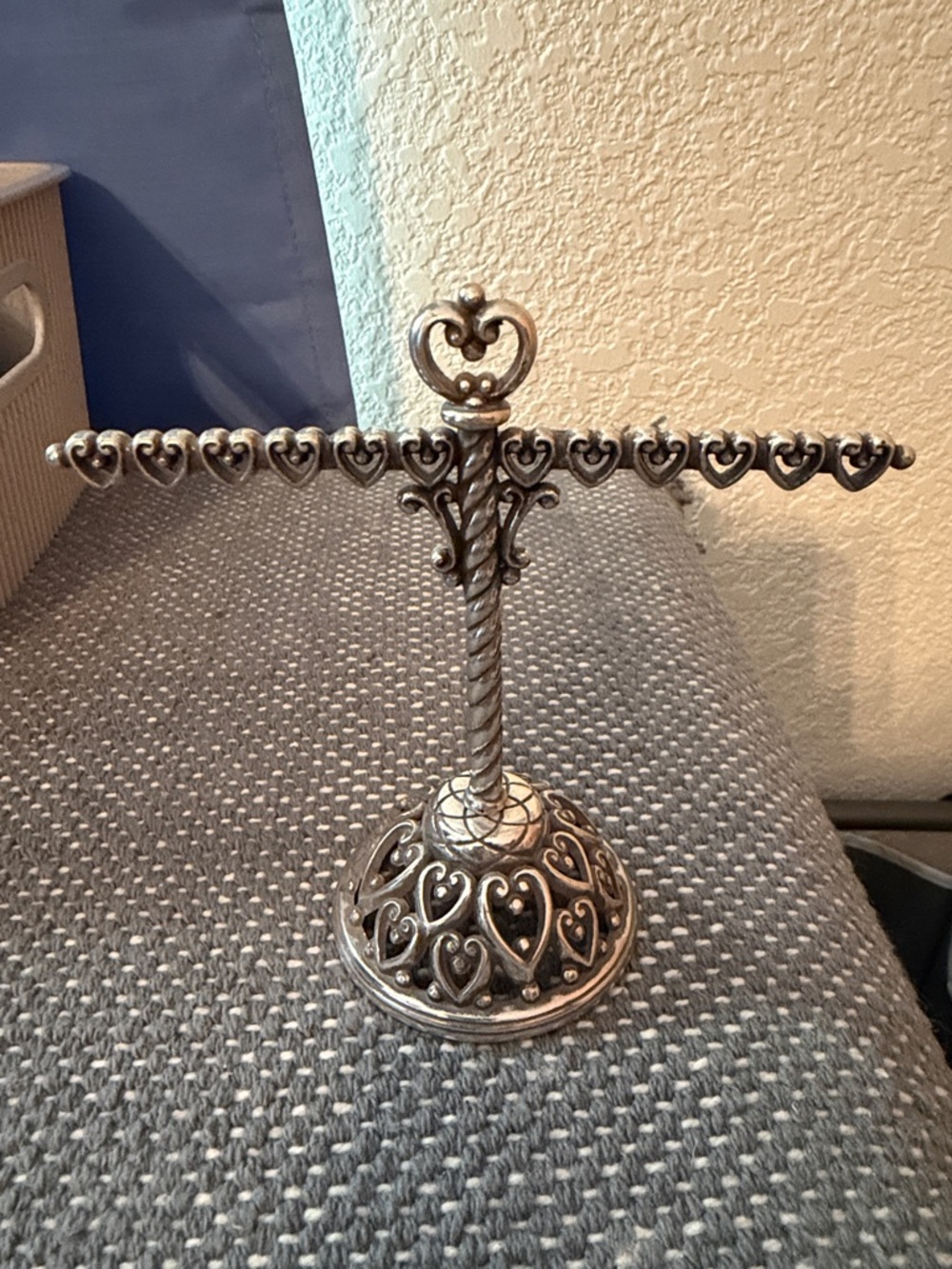 Brighton Silver-Tone Heart Jewelry T-Bar Stand